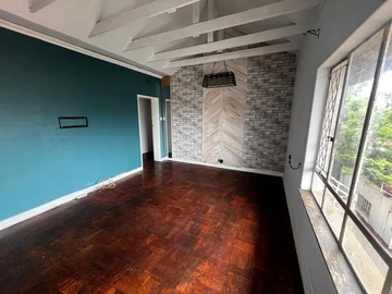 2 Bedroom Flat & Apartment