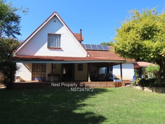 Charming double Storey Home in Borrowdale Brooke!