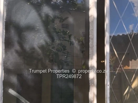 Chitungwiza 4-Bed Brick Home with Verandah, Walled (Sole Mandate)