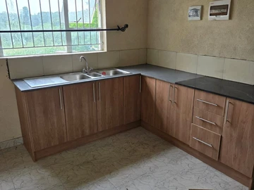 3 Bedroom Flat & Apartment