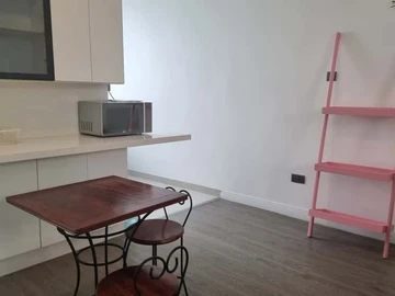 2 Bedroom Flat & Apartment
