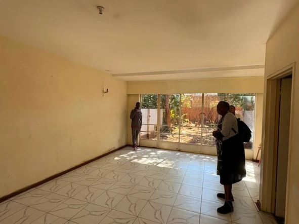 2 Bedroom Flat & Apartment