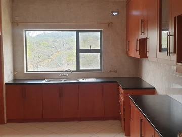 3 Bedroom Flat & Apartment