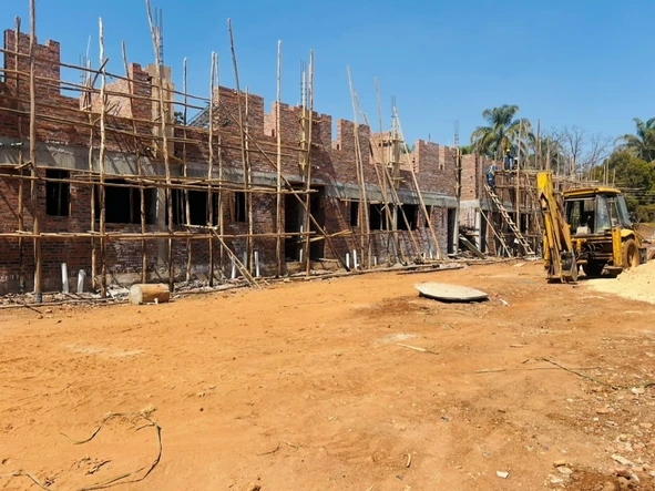 2 Bedroom Flat & Apartment