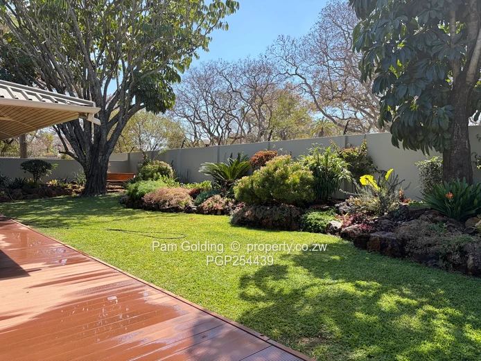 Newlands – Spacious 3 Bedroom Townhouse In Exclusive Complex