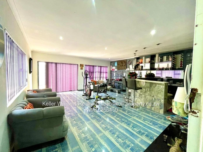 Elegant 5-Bedroom Family Home with Pool and Entertainment Areas, Haydon Park  (Sole Mandate)