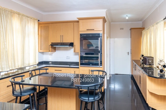 Stunning 5 bed fully furnished house in Glenlorne