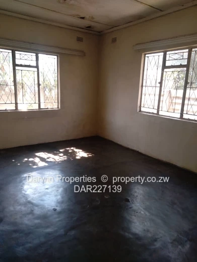 Spacious Home. Quiet Close. Title Deeds