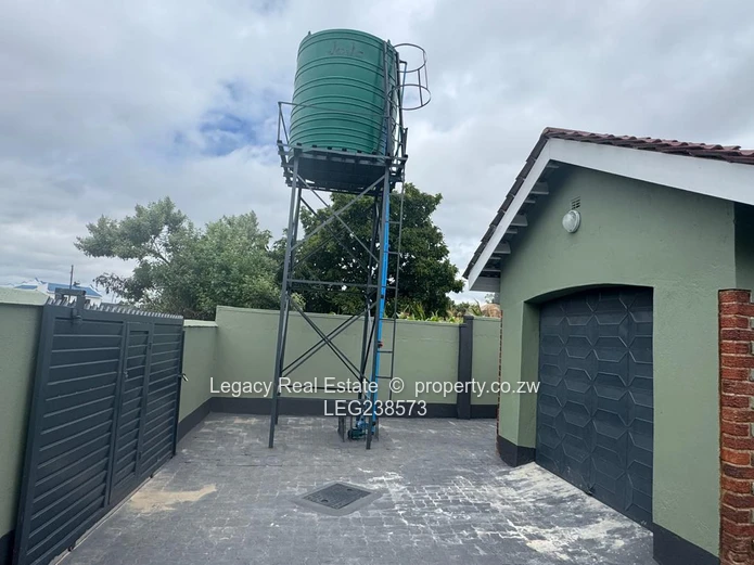 Beautiful 4-Bedroom House To Rent In New Zengeza 5