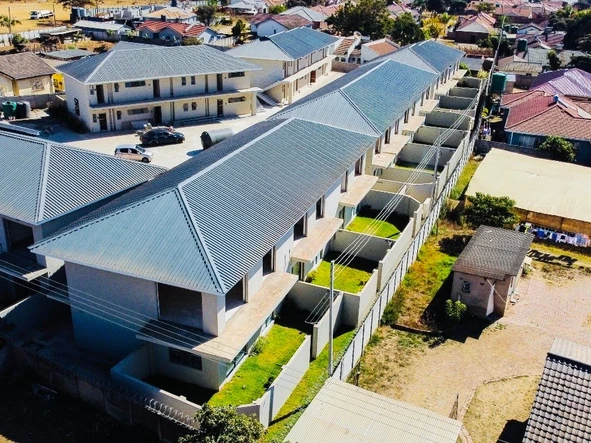 2 Bedroom Flat & Apartment
