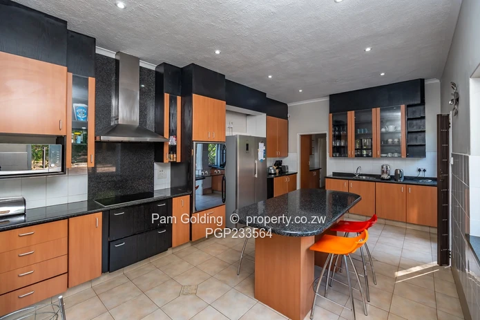 Beautiful Home On The Prestigious Coombe Rd.