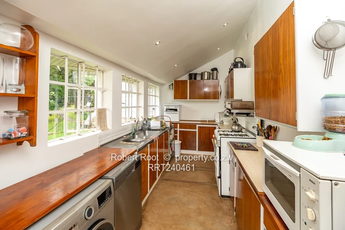 Tranquil Garden Living - 10,430 Sqm In Umwinsidale