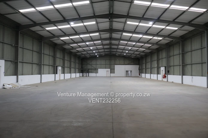 Warehouse To Rent In Pomona , Available December