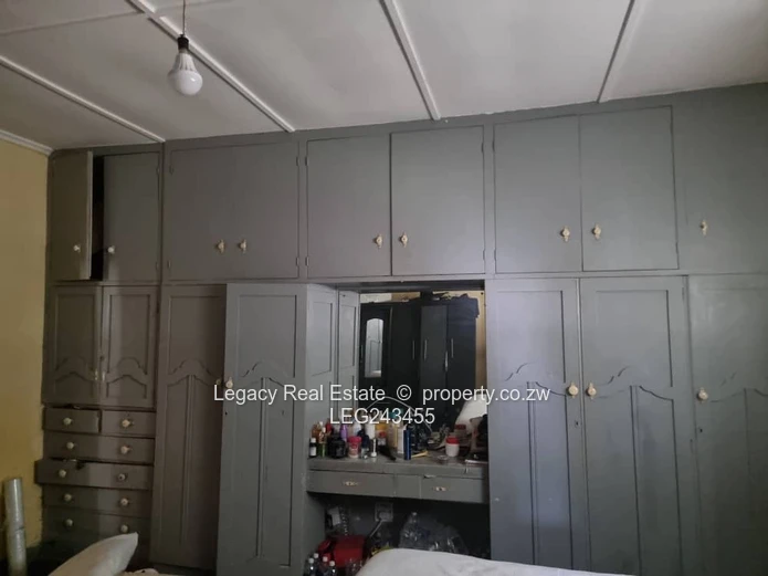 Diamond In The Rough ,High ROI Potential,Hatfield Developer’s Dream – Large Stand Near  Arlington .1