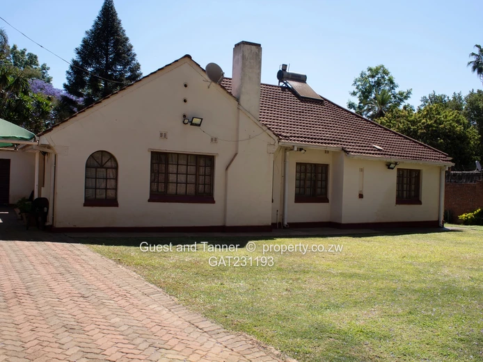 Commercial Property for Sale – 2 Bed House in Eastlea, Harare suitable for Office Space