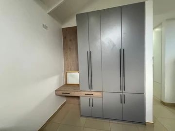 3 Bedroom Flat & Apartment