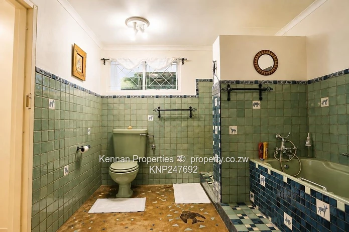 Four bedroom home in an excellent location with a cottage, pool and a prolific borehole (Sole Mandate)
