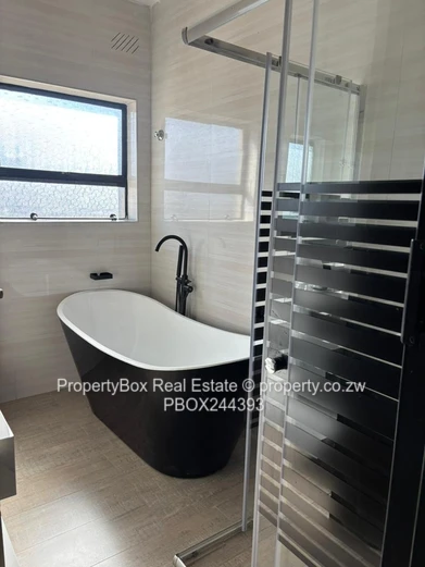 Cluster Unit for rent in Waterfalls available 1 August