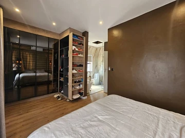 3 Bedroom Flat & Apartment