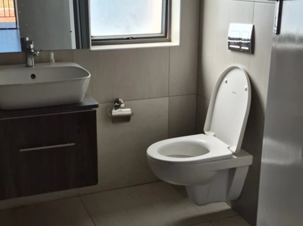 4 Bedroom Flat & Apartment