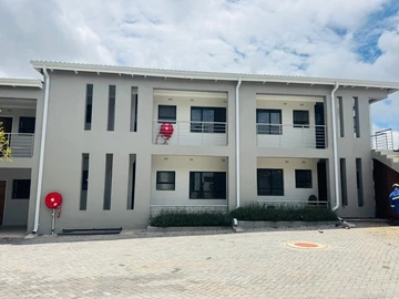 2 Bedroom Flat & Apartment