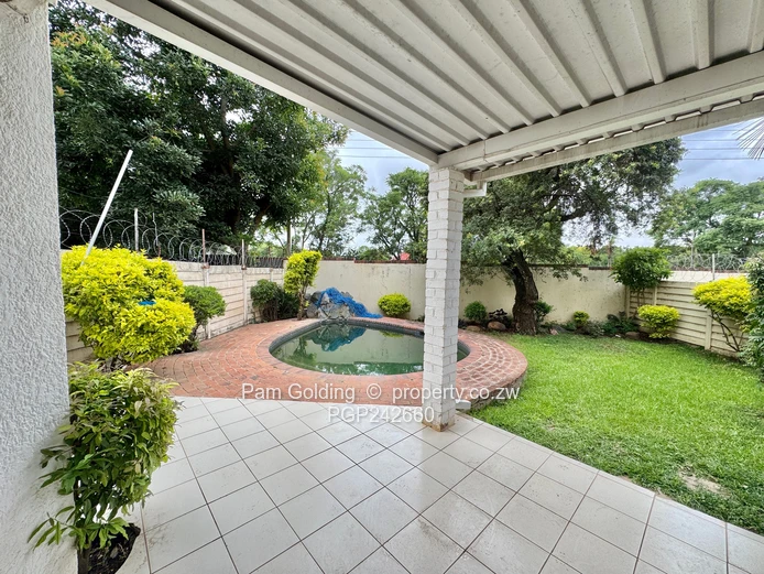 Charming  3 Bedroom Apartment - Newlands