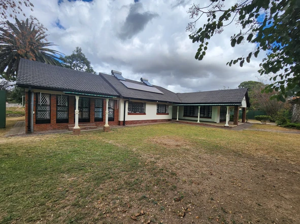 Beautiful 5 Bed Home ( for the 1st of August )