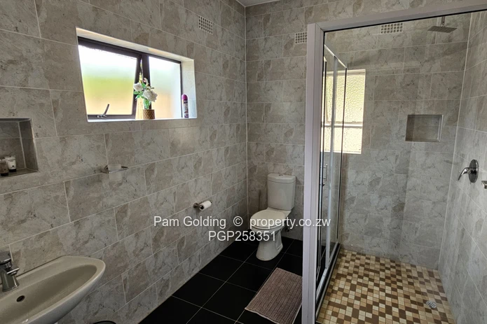 Victoria Falls 5 Bedroomed Property for Sale.