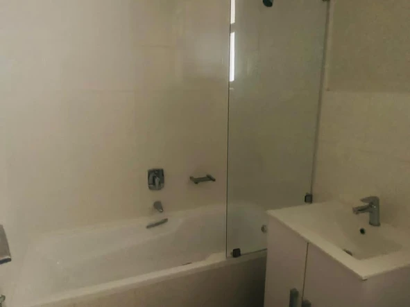 2 Bedroom Flat & Apartment