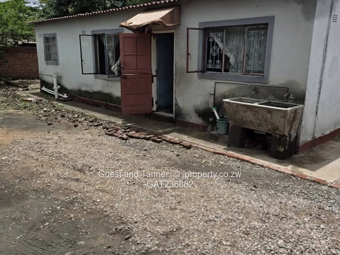 Spacious 3-Bedroom House for Sale in Old Highfield Magwende 