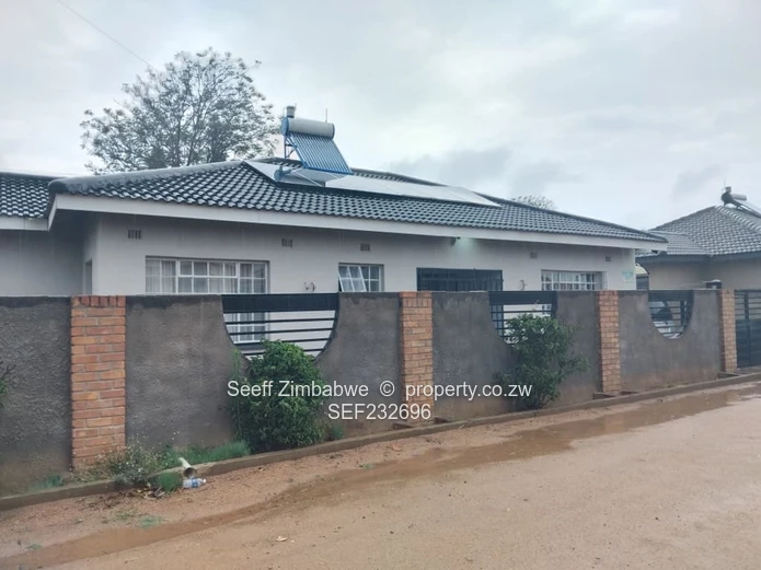 Selbourne Park, Bulawayo – Modern 3-Bedroom Townhouse for Sale (Chelmsford Road) (Sole Mandate)