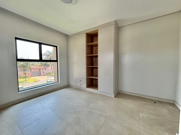 3 Bedroom Flat & Apartment