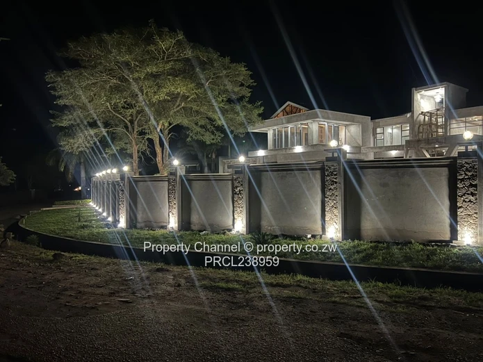 Elegant Family Home with Architectural Flair — Gletwin Estate