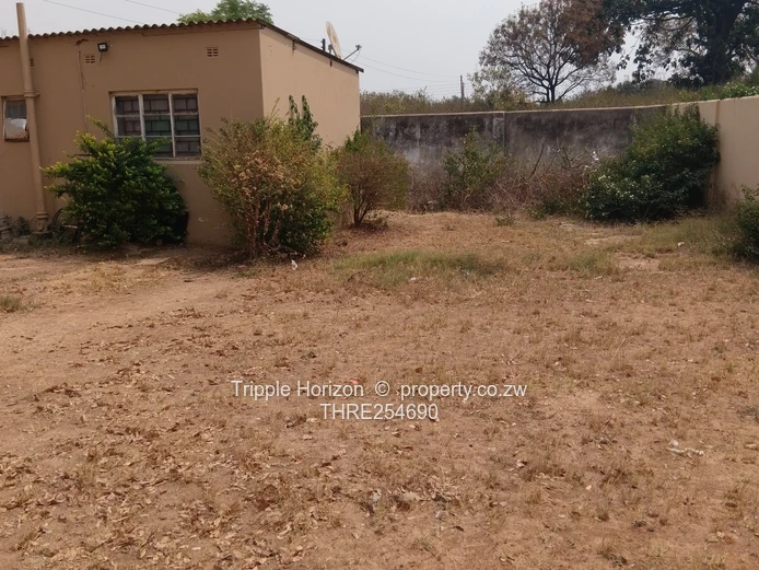 2060 sqm Prospect Stand — Main Road Frontage, Outbuilding