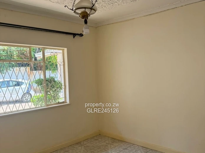 Spacious 5-Bed Greystone Park Home with Pool & Borehole