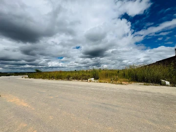 Commercial & Industrial Land