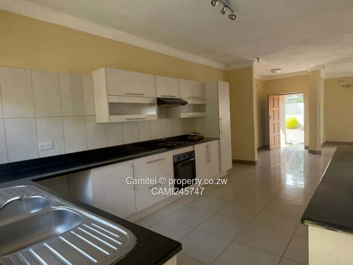 Spacious 3-Bed Garden Flat | Modern Kitchen & Borehole — Harare North
