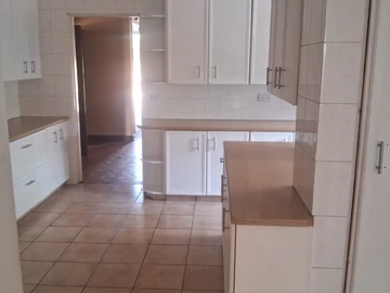 6 Bedroom House