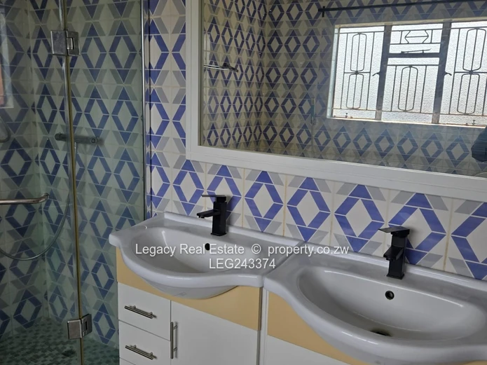 Riverside Park Rental With Sun Lounge & Garden