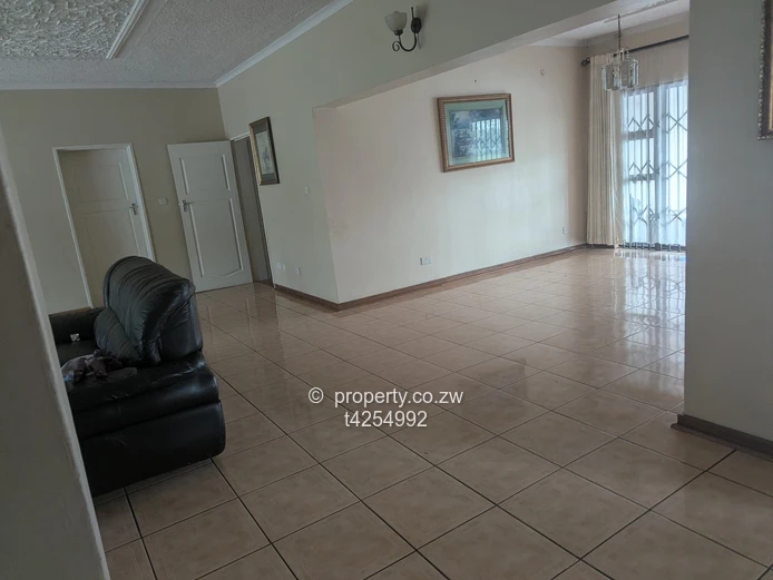 Greystone Park neat 6 bedroomed house to Rent 