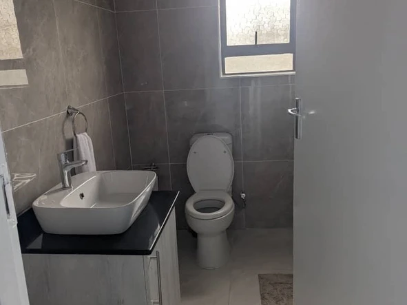 3 Bedroom Flat & Apartment