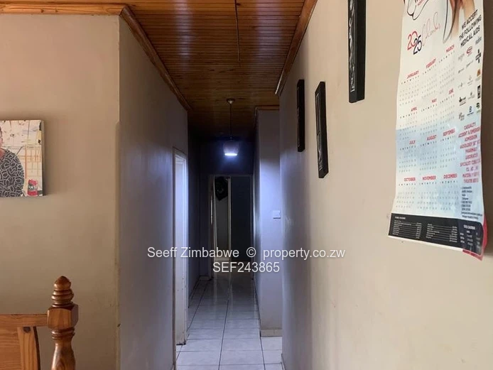 Spacious 4-Bed Marlborough Home on 9,070 m² with a Cottage