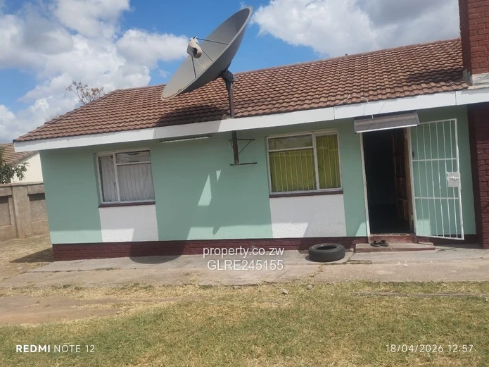 3-Bed Houghton Park Home — Walled Yard, Tank & Ensuite