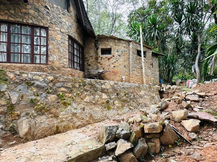 Prime 4,000m² Stand on Yellow Wood Lane, Kambanji  with Valley Views & Indigenous Trees (Sole Mandate)