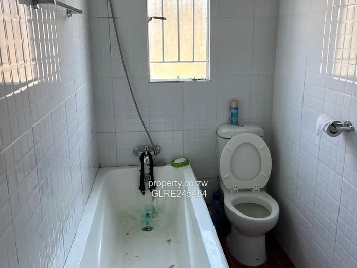 Paved, Walled 4-Bed Home with En-suite & Garden, Ruwa