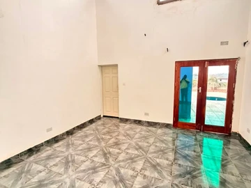 6 Bedroom House