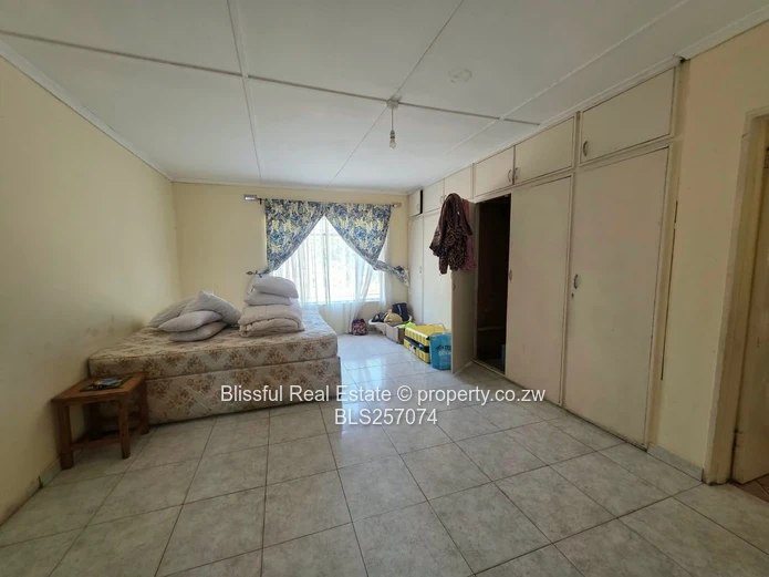 3-bedroom house for rent in Westgate