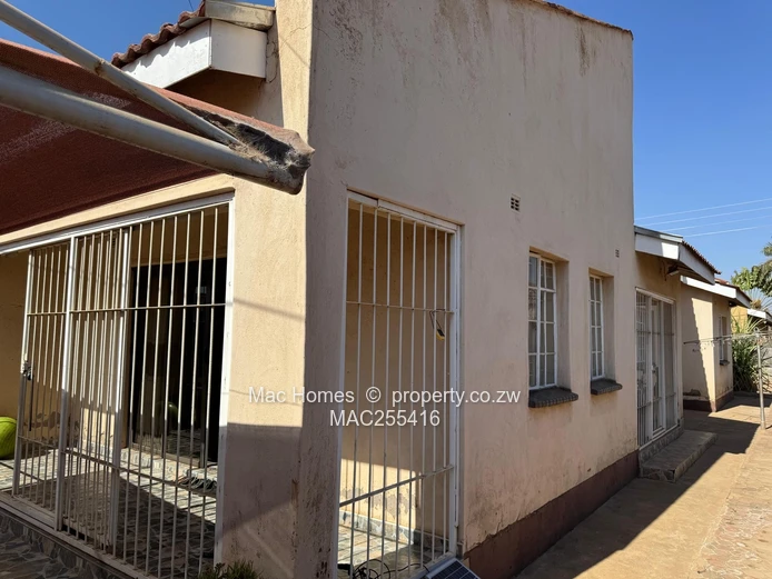 3-Bedroom House For Sale – Bloomingdale