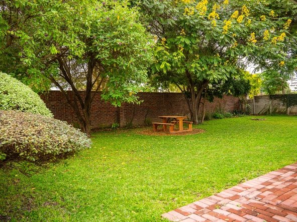 3 Bedroom Flat & Apartment