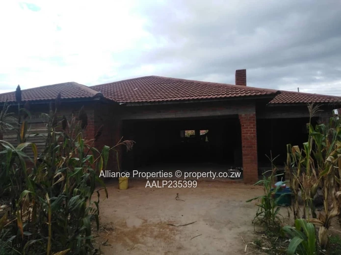 Premium Investment Canvas: Spacious 5-Bedroom Shell on 600sqm in Coveted Zimre Park